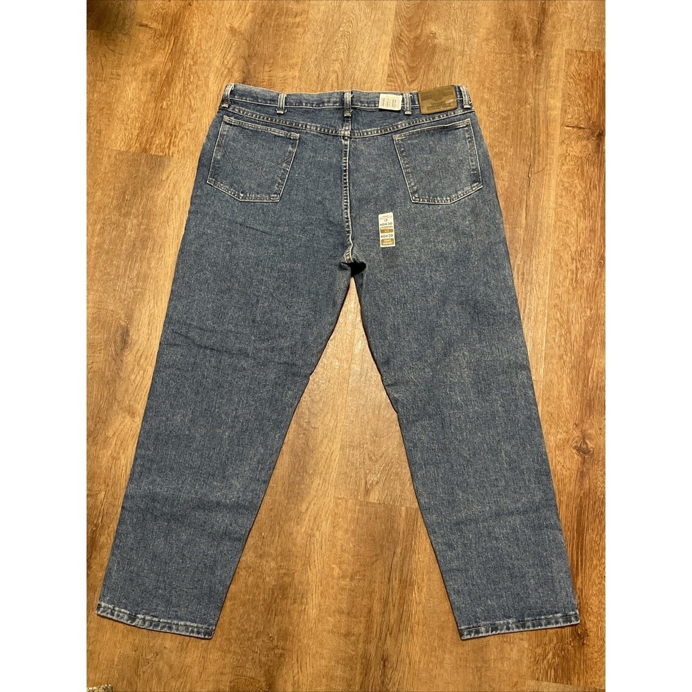 NWOT Wrangler Mens Rugged Wear Relaxed Made In USA Denim Stonewashed Jeans 40x30 - Picture 2 of 6